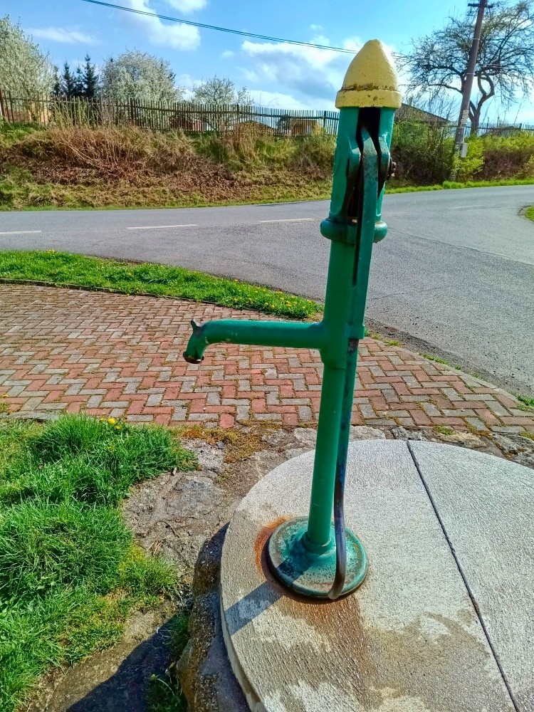 studna bez jména (15466)