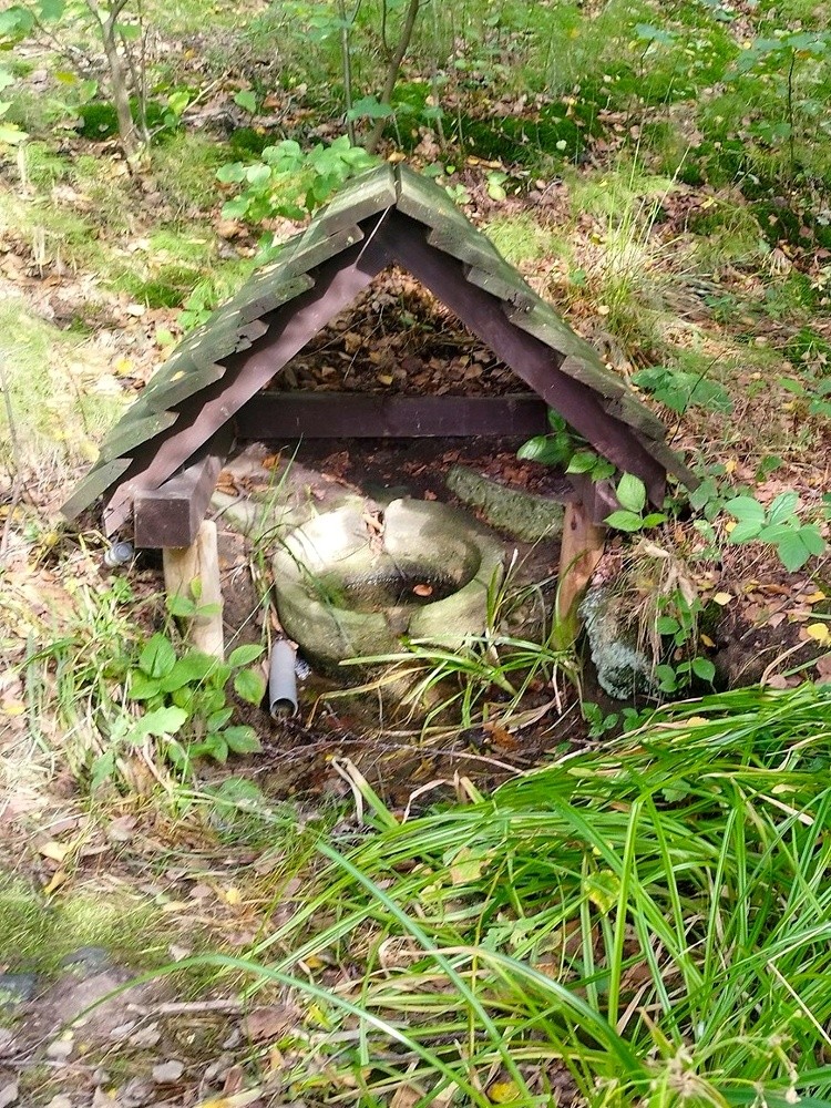 studánka Březinka (15590) studánka Březinka (15590)